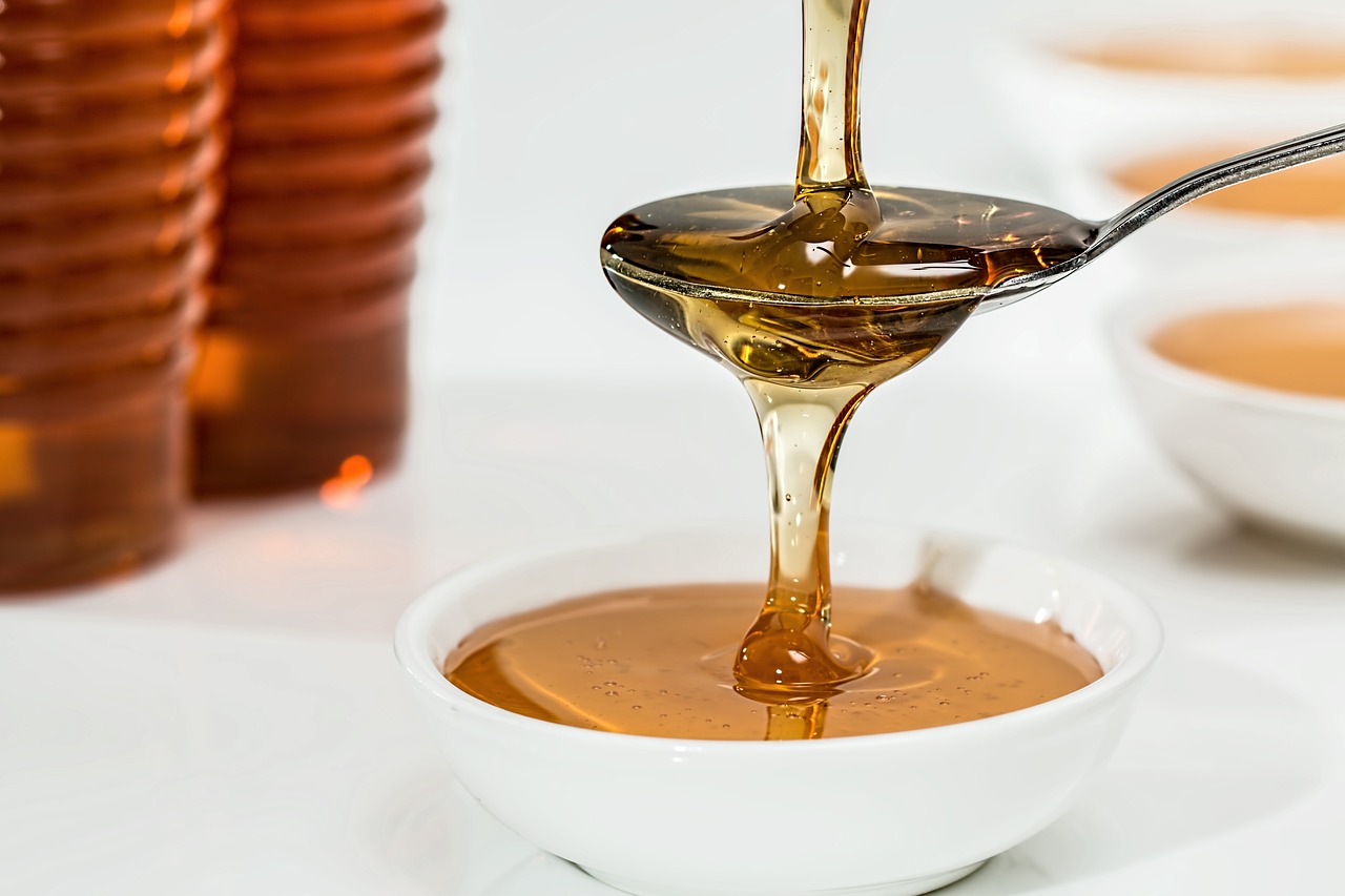 Incredible Skin Benefits Of Honey and Its Uses